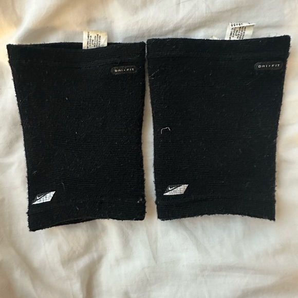 black nike knee pads - Picture 2 of 4